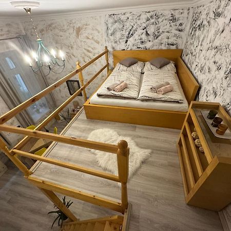 Ararat Apartman Boedapest Buitenkant foto