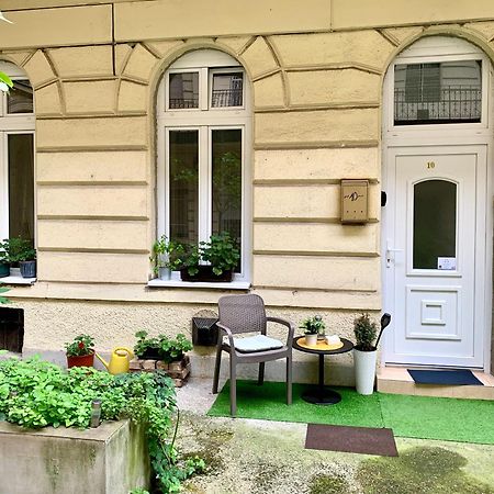 Ararat Apartman Boedapest Buitenkant foto