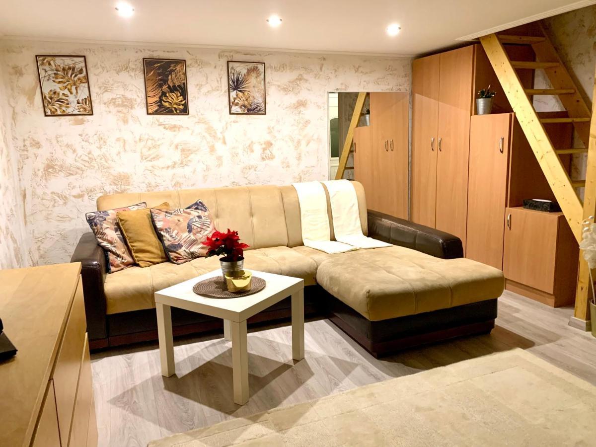 Ararat Apartman Boedapest Buitenkant foto