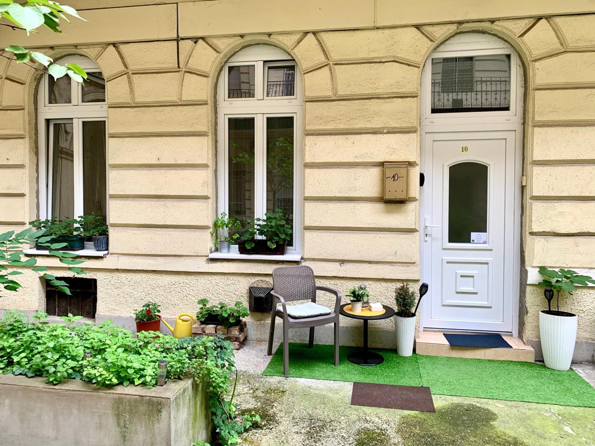 Ararat Apartman Boedapest Buitenkant foto