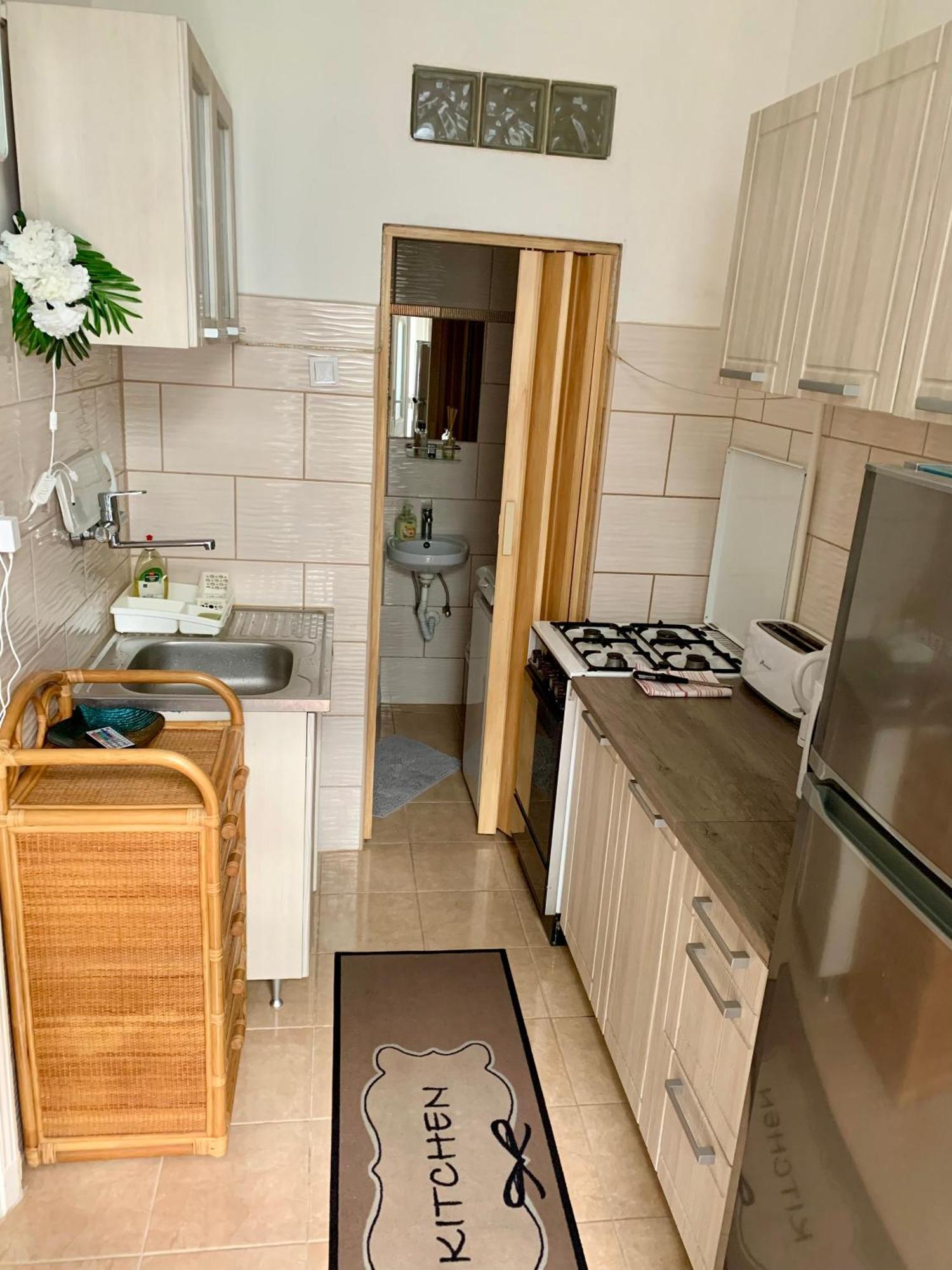 Ararat Apartman Boedapest Buitenkant foto